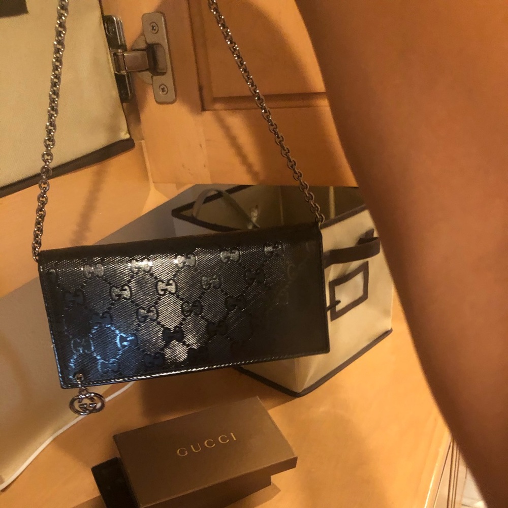 Gucci wallet on chain